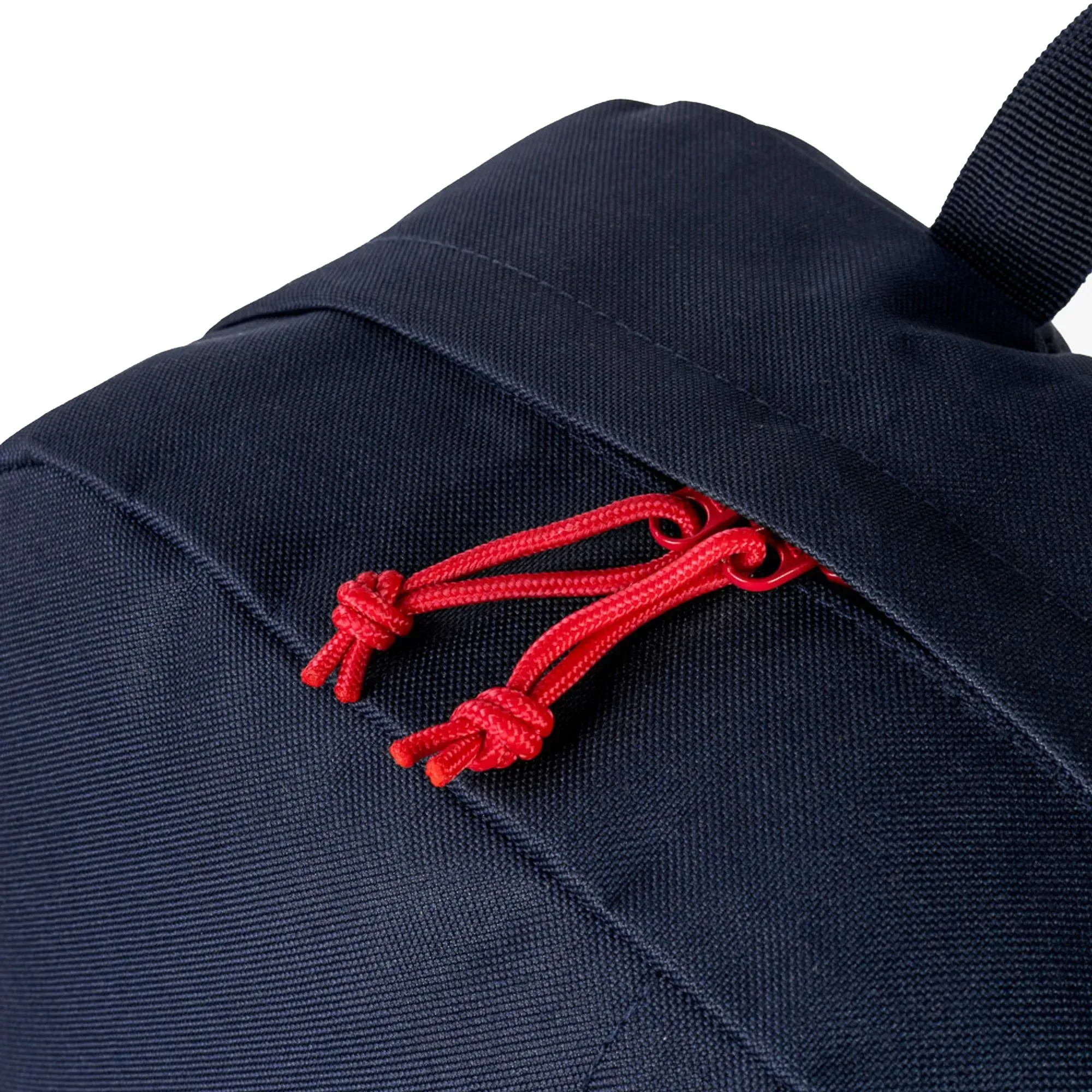 Mochila Fila Basic Letter com bolso frontal e logo contrastante em destaque
